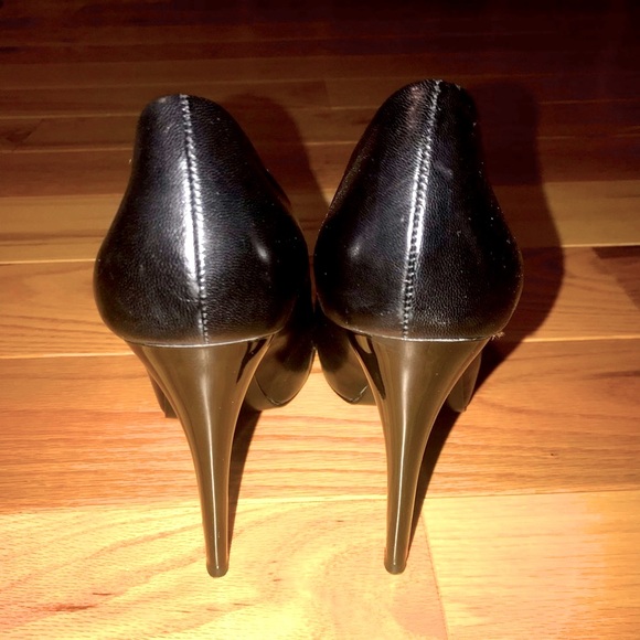 Guess Peep-toe Platform Pumps - Picture 2 of 6